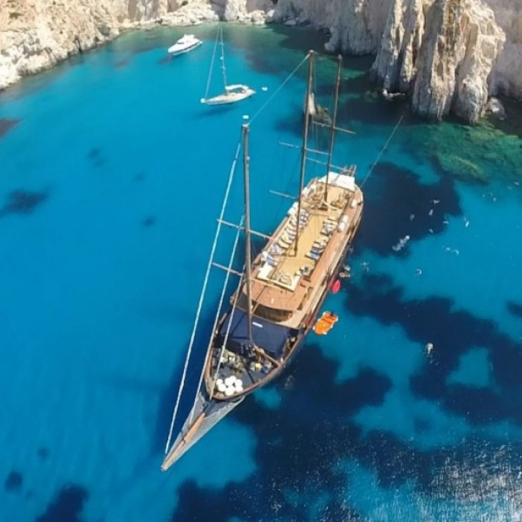 Charter a Yacht in Greece Galileo Vikings Navita