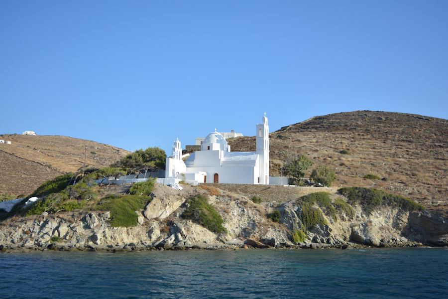 Ios Island, entering the port, what to do in Greece